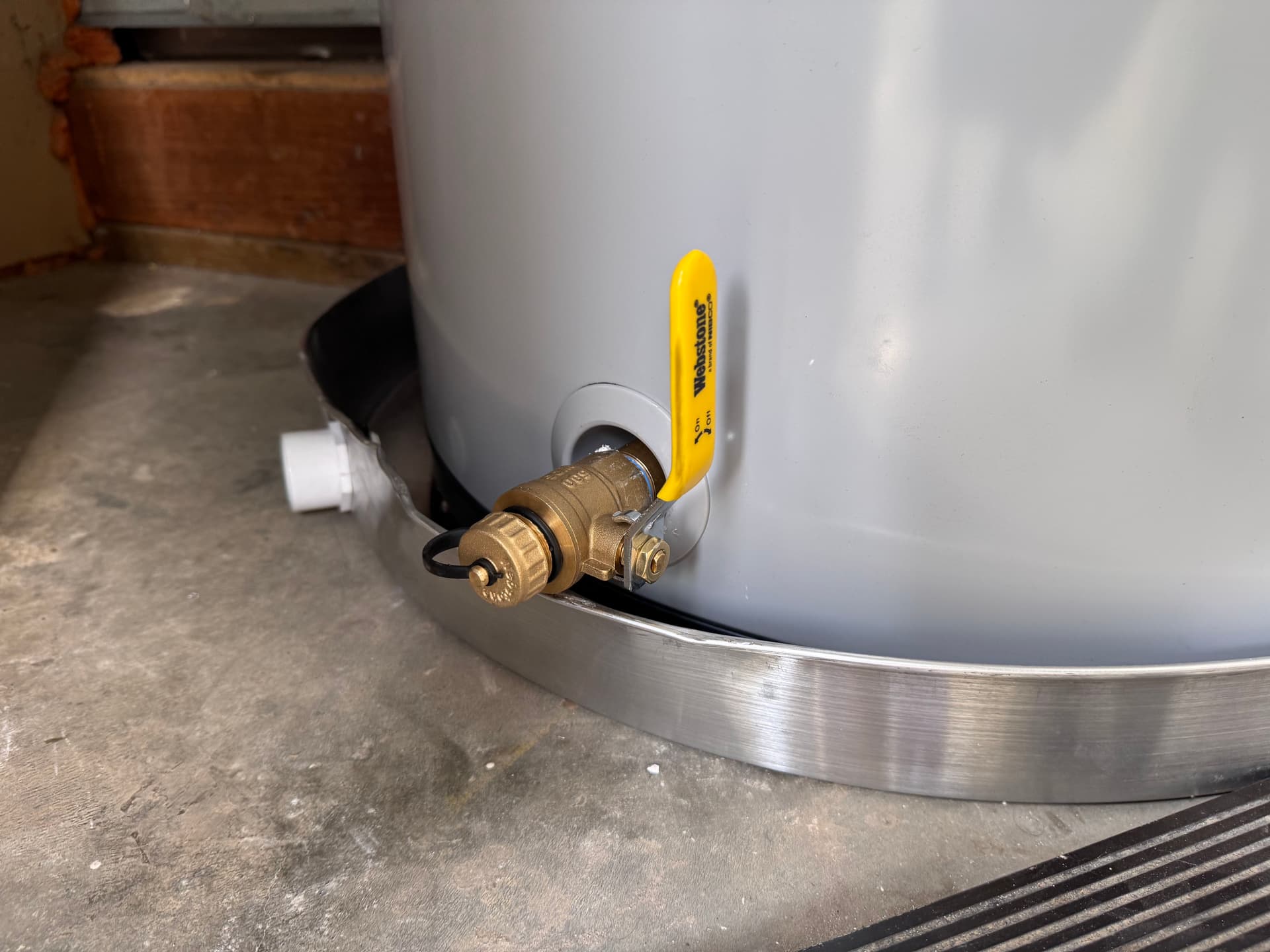 Gallery photos for High-Efficiency Hybrid Heat Pump Water Heater Swap Done Right: Image #2