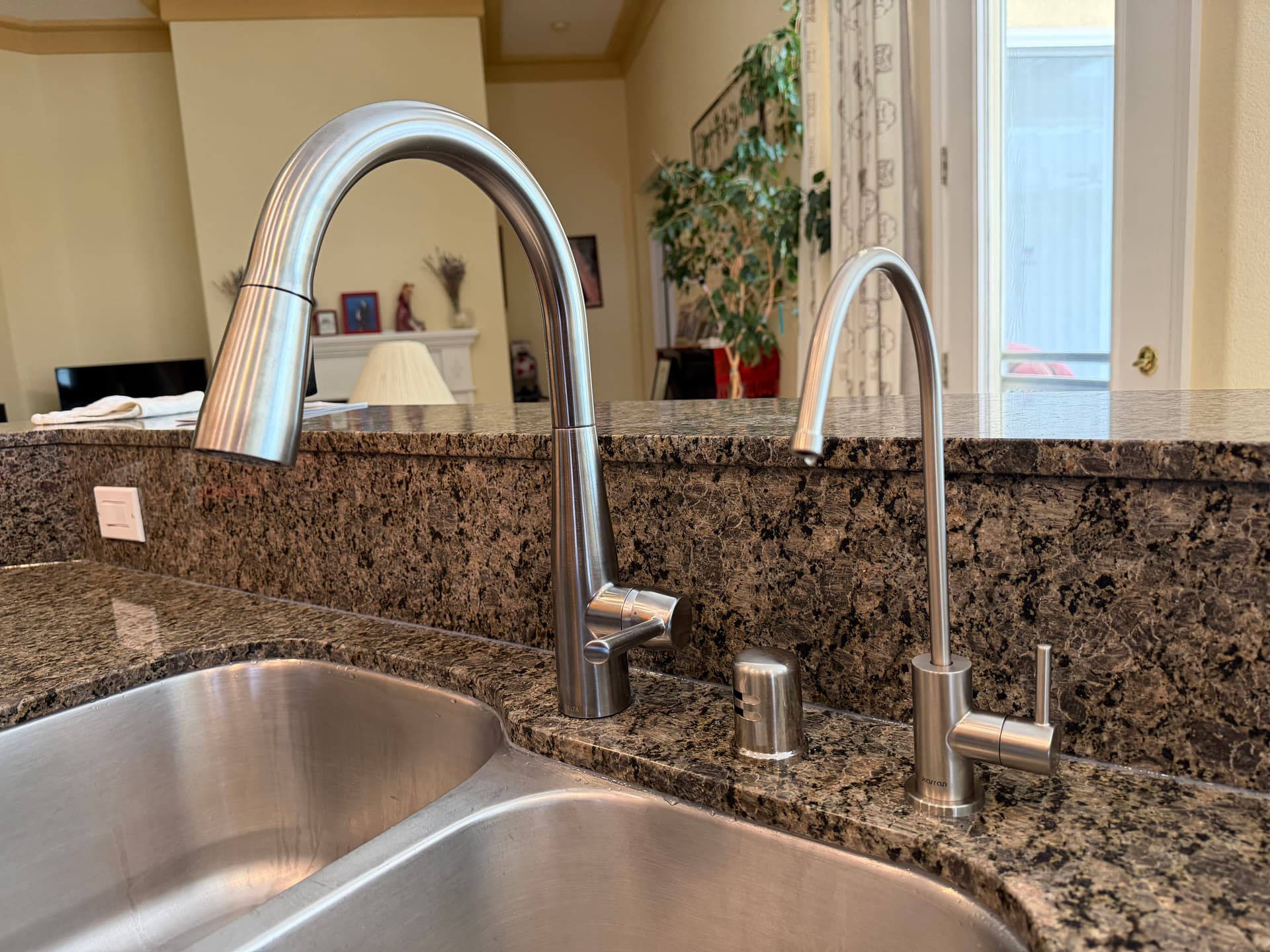 New Kitchen Faucet and RO System Means Better Water at Home image