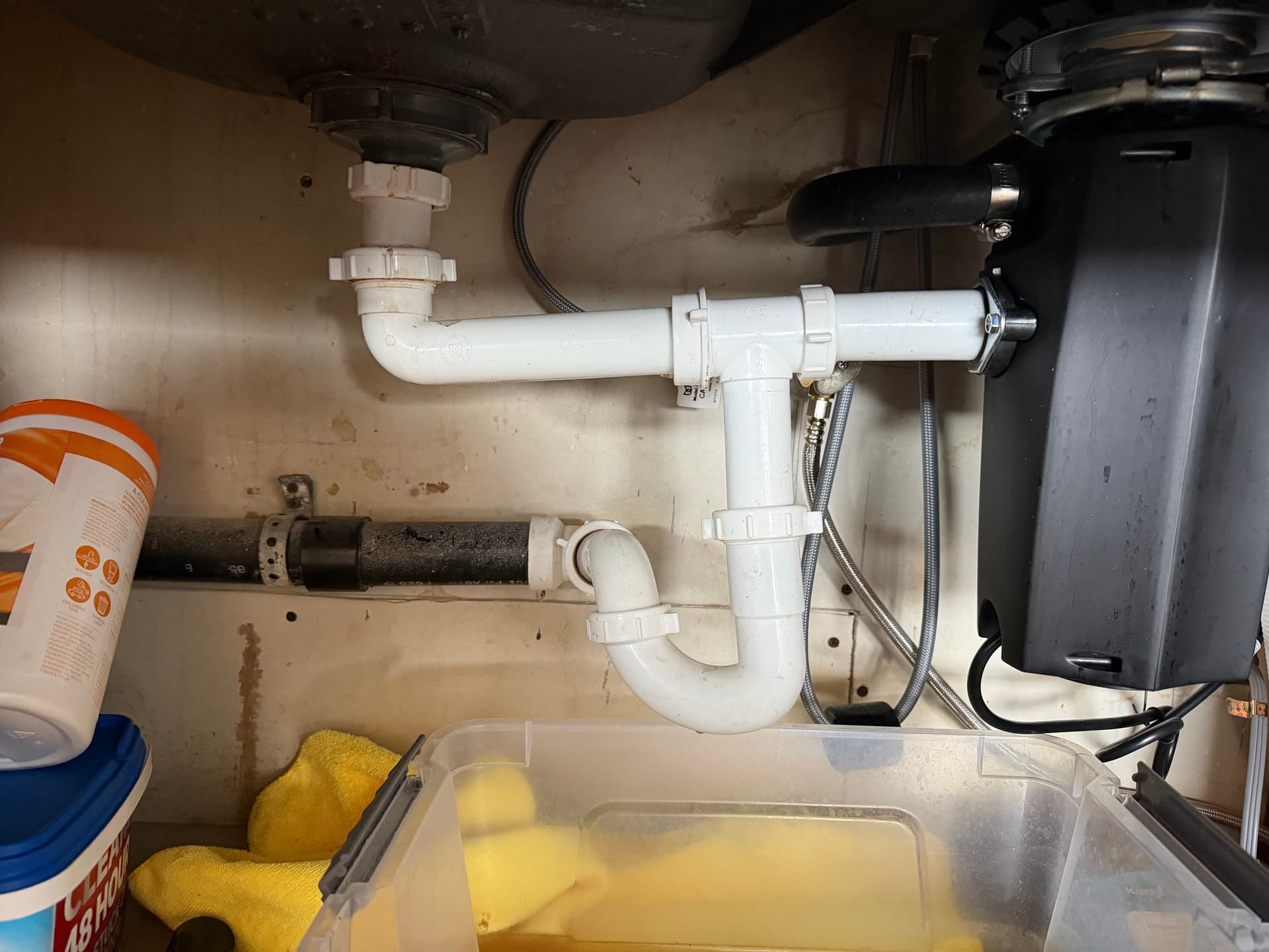 Gallery photos for Kitchen Sink Drain Leak Fixed With Rebuilt Under-Sink Piping: Image #1